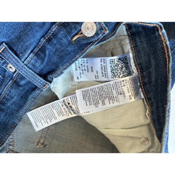 Levi's Women's Size 32 Mid Rise Mid Length Short - Picture 5 of 9